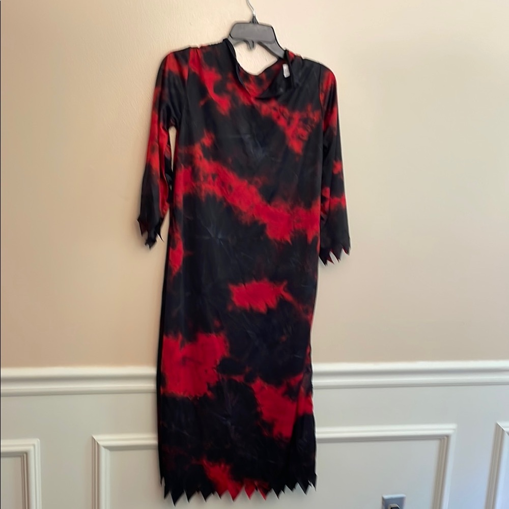 Stylish Red and Black Tie-Dye Dress